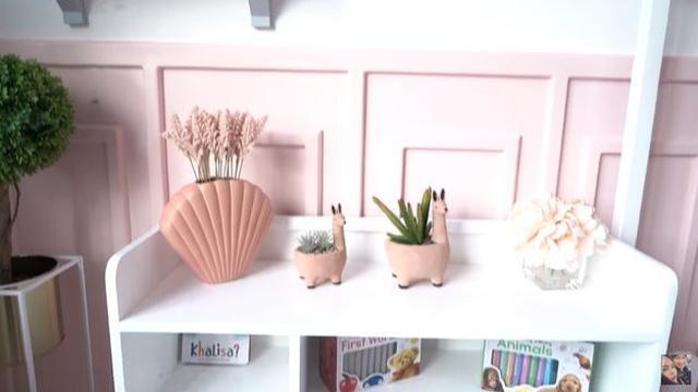 Potret Detail Kamar Baby Khalisa Anak Kartika Putri. (Sumber: Youtube.com/Kartika Putri Official)