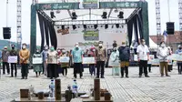 Kegiatan Selaawi Bamboo Festival 2021 menjadi tonggak sejarah bagi kecamatan Selaawi, Kabupaten Garut, Jawa Barat. Pemerintah Daerah (Pemda) Garut berharap kegiatan itu naik kelas menjadi agenda rutin wisata tanah air.(Liputan6.com/Jayadi Supriadin)