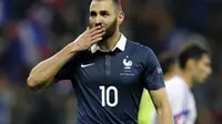 Karim Benzema bakal diberi peluang untuk memperkuat timnas Prancis lagi. (VALERY HACHE / AFP)