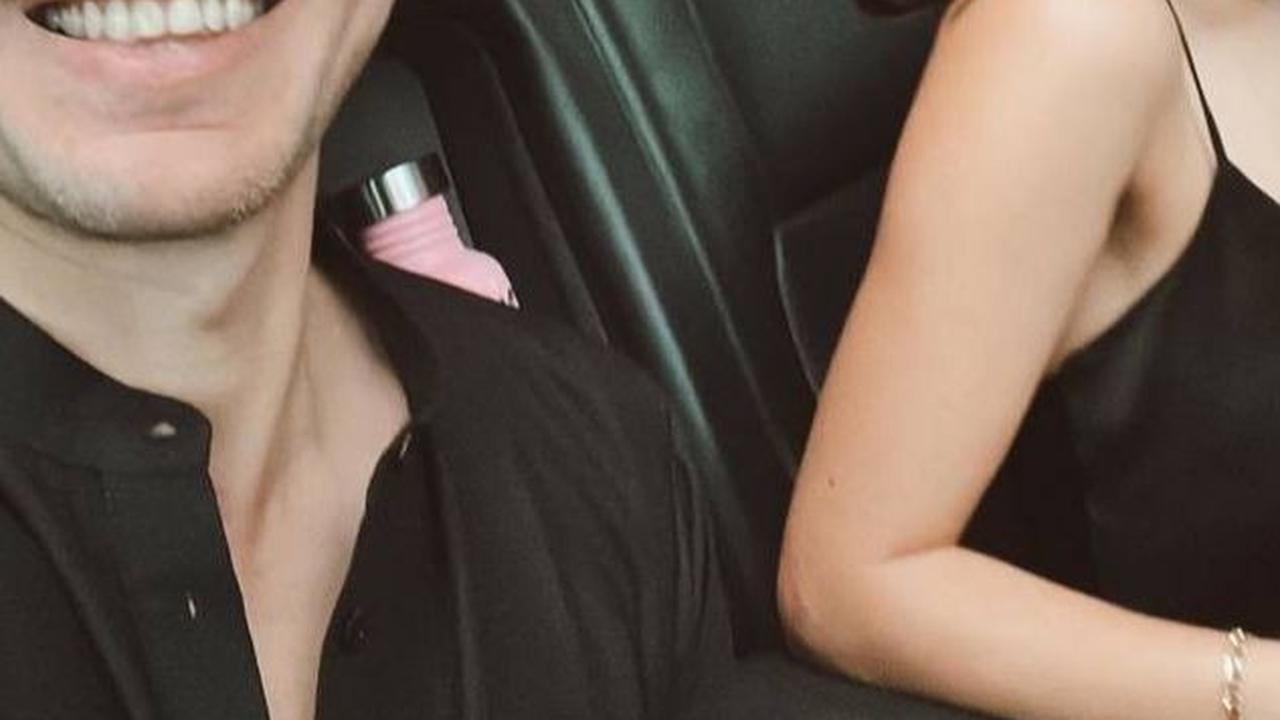 7 potret Kemesraan Andrew White & Nana Mirdad, yang Tetap Mesra Meskipun Sudah Lama Menikah