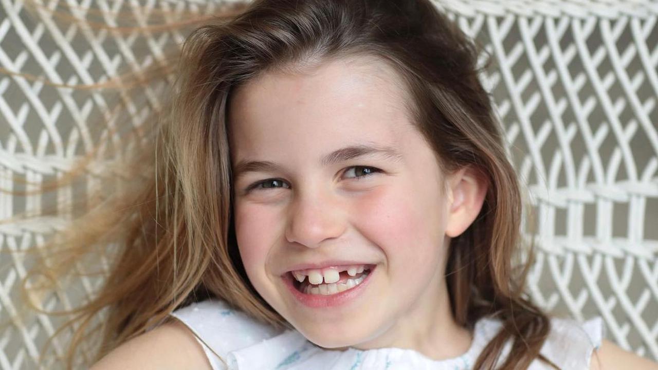 Potret Putri Charlotte dengan Gigi Tanggal Tandai Ulang Tahun ke-8 Jelang Penobatan Raja Charles III