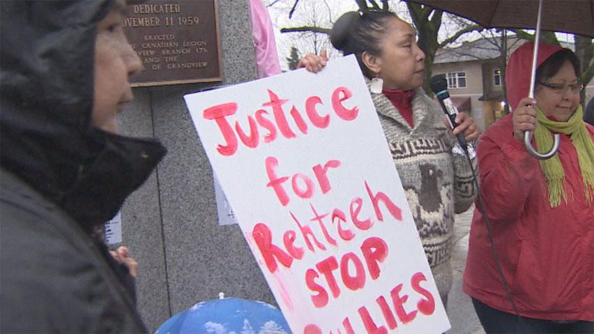 Protes meminta keadilan untuk Rehtaeh (c) cbc.ca