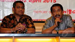 Capt. Dwiyanto A (Head of Corporate Secetary Lion Grup) dan Edwar Sirait (CEO Lion Grup) saat memberikan keterangan pers kepada wartawan, Jakarta, Kamis (2/4/2015). (Liputan6.com/Yoppy Renato)