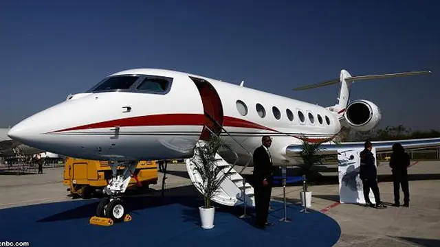 3multipage-jet-131119a.jpg