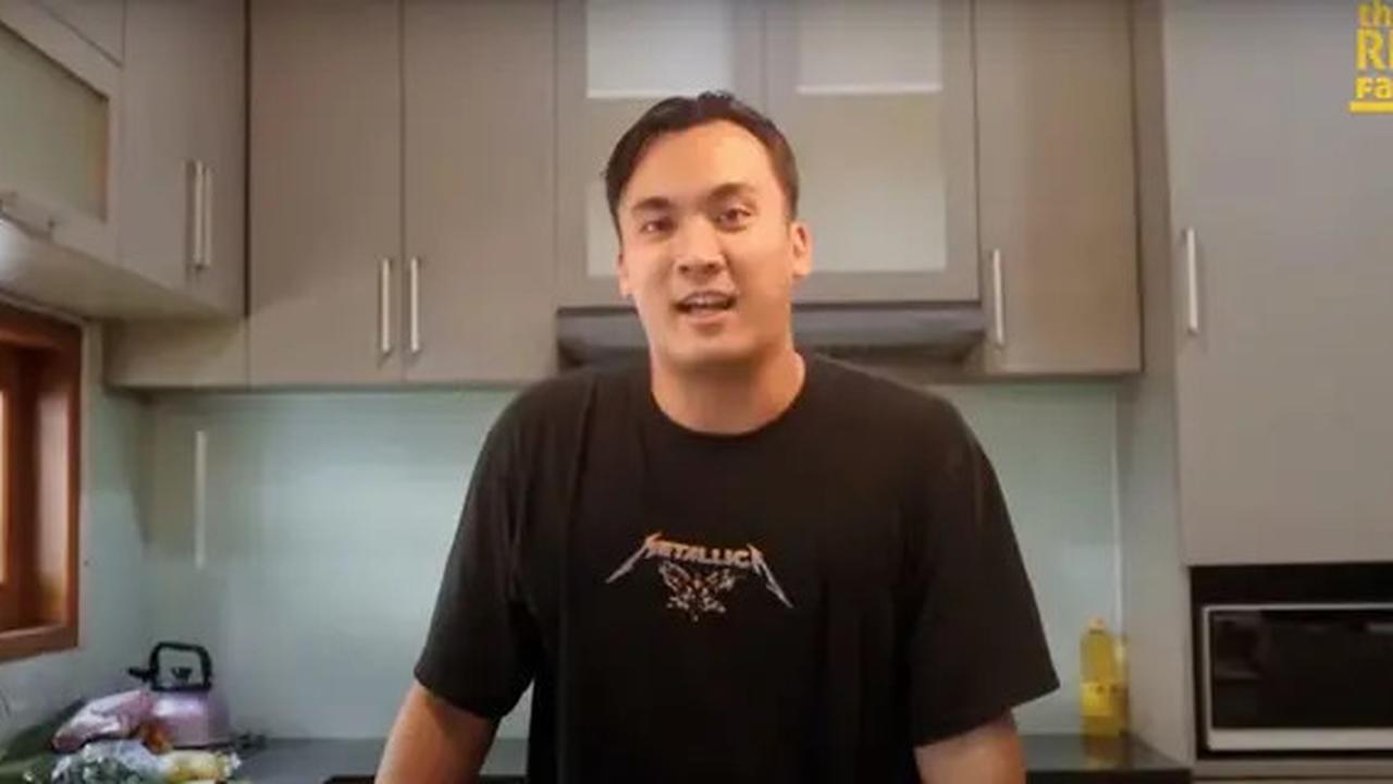 Potret Dapur Rendy Kjaernett yang Punya Model Simple tapi Lengkap