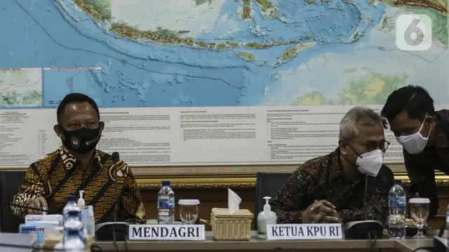 FOTO: Mendagri Tito Karnavian Sambangi KPU