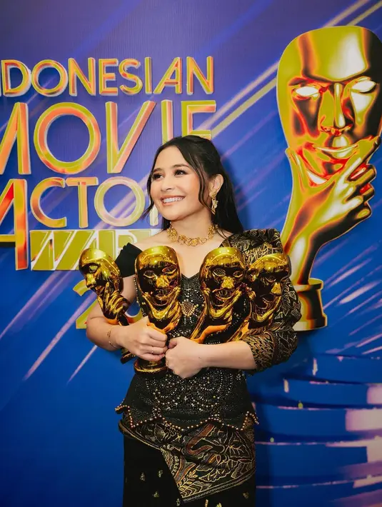 Prilly Latuconsina jadi sineas tanah air yang dominasi pemenang Indonesia Movie Actor Awards 2023 [@prillylatuconsina96]