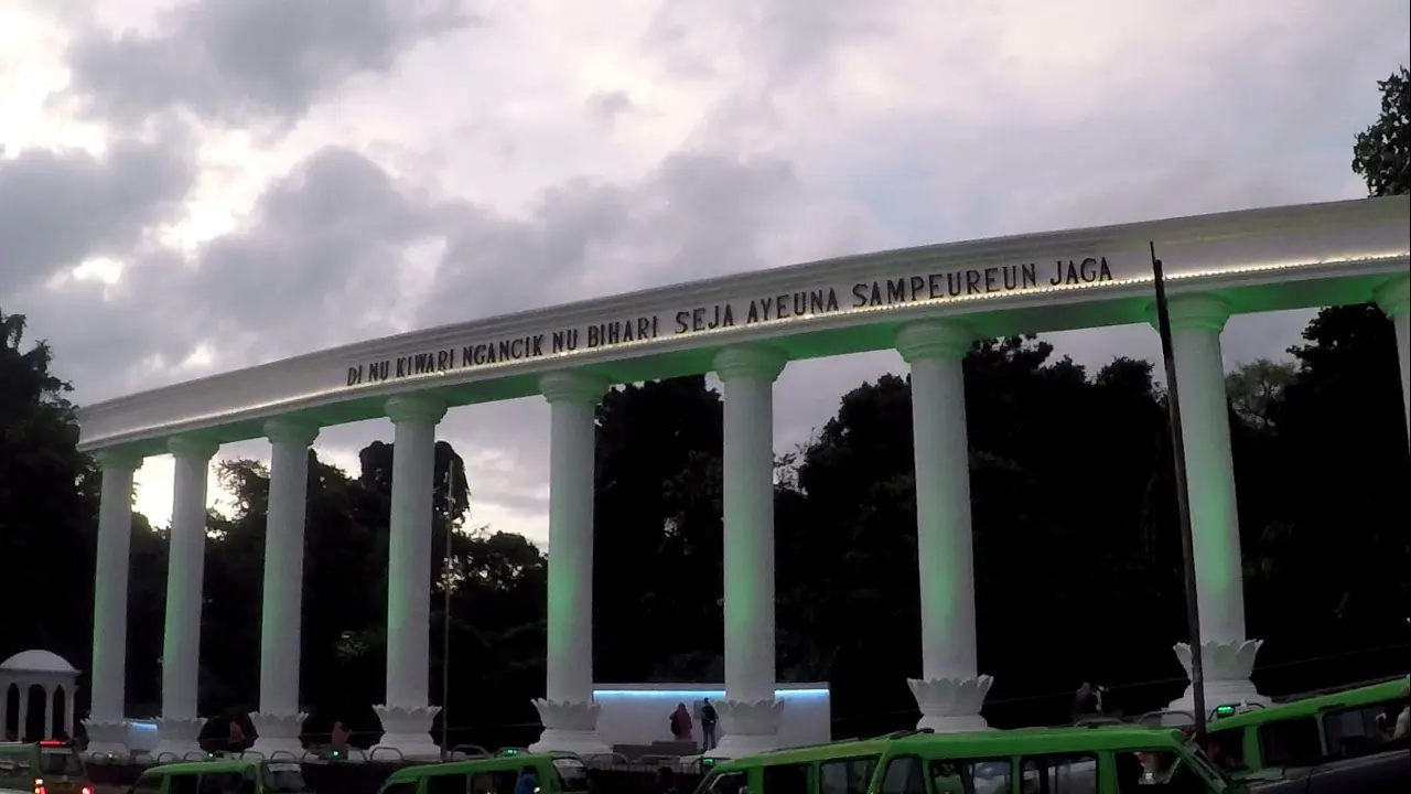 Salapan Lawang