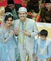 Rifky Balweel dan Biby Alrean, kini sudah resmi menajdi pasangan suami-istri. Itu artinya, Rifky kini juga sudah resmi melepas status dudanya dengan menjadi suami dari Biby. (Adrian Putra/Bintang.com)