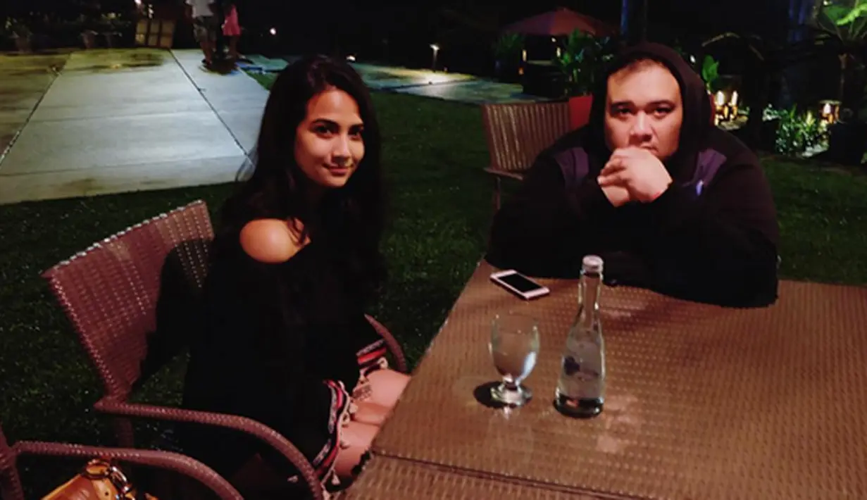 "Pertama kali ada keraguan, keulang apa enggak ya kesalahan yang sama. Tapi untungnya mas Didi pengertian, dia bisa handle moodynya aku.Saat netting dan ragu dia berusaha meyakini aku bahwa dia sudah berubah," aku Vanessa. (Instagram/vanessaangelofficial)