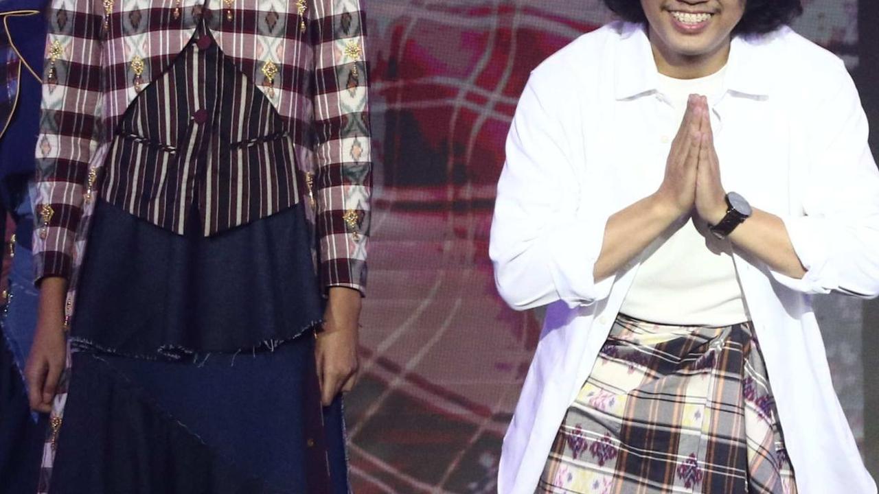 Fashion Show yang Menampilkan Pesona Tenun Tanjung FebyHD Sumatra Selatan