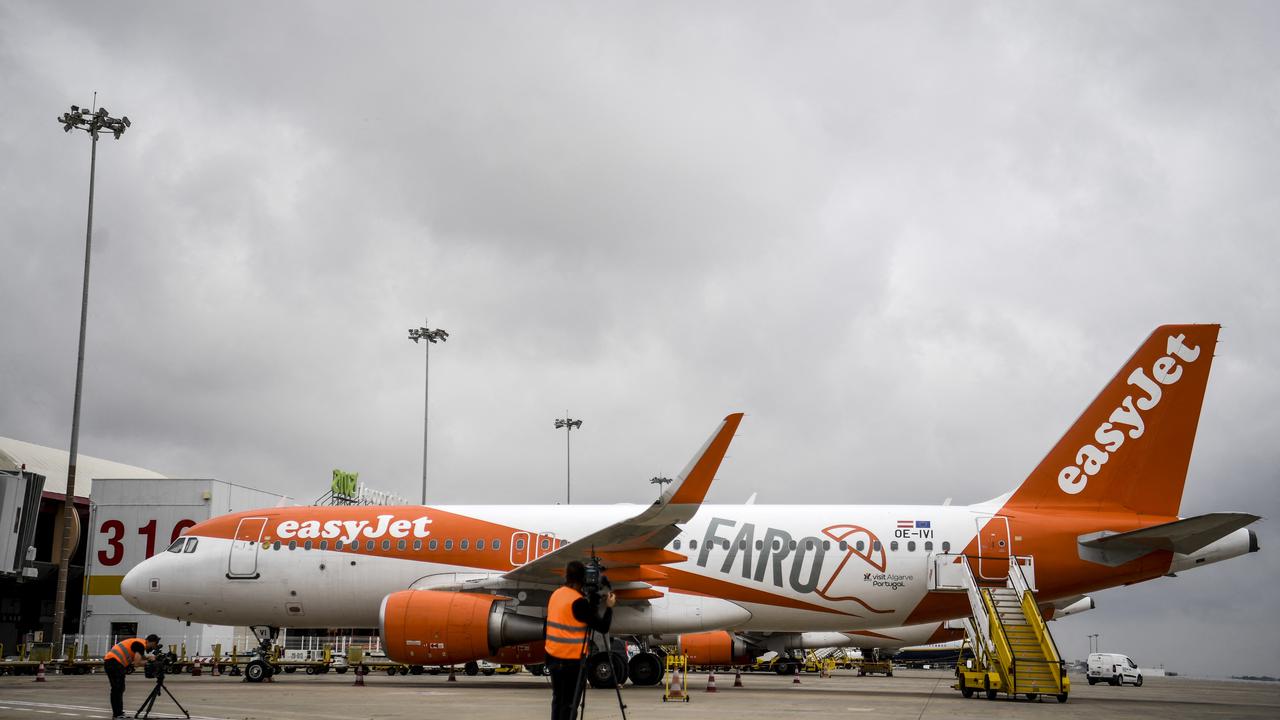 Staf Banyak Terkena Covid-19, Maskapai EasyJet Batalkan 100 Jadwal Penerbangan