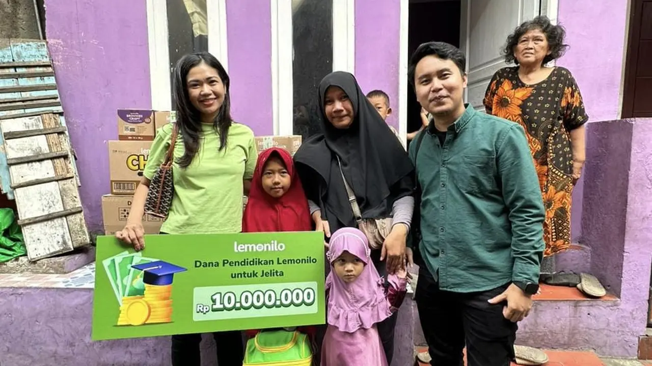 Shinta Nurfauzia, salah satu Co-CEO Lemonilo foto bersama dengan Jelita. (Liputan6.com/ ist)