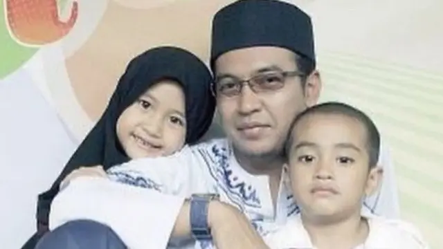 Potret Lawas 6 Artis Bareng Ayahnya yang Sudah Meninggal, Penuh Kenangan
