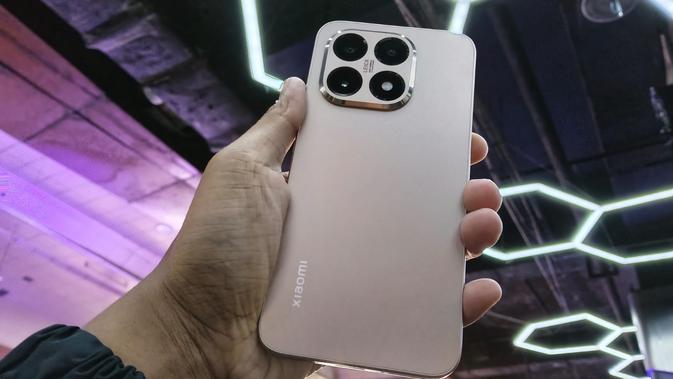 <p>Xiaomi 15T Series menjanjikan hasil foto sekelas kamera profesional dengan lensa Leica Summilux dan fitur AI canggih. (Liputan6/Arief Ferdian Maulana)</p>