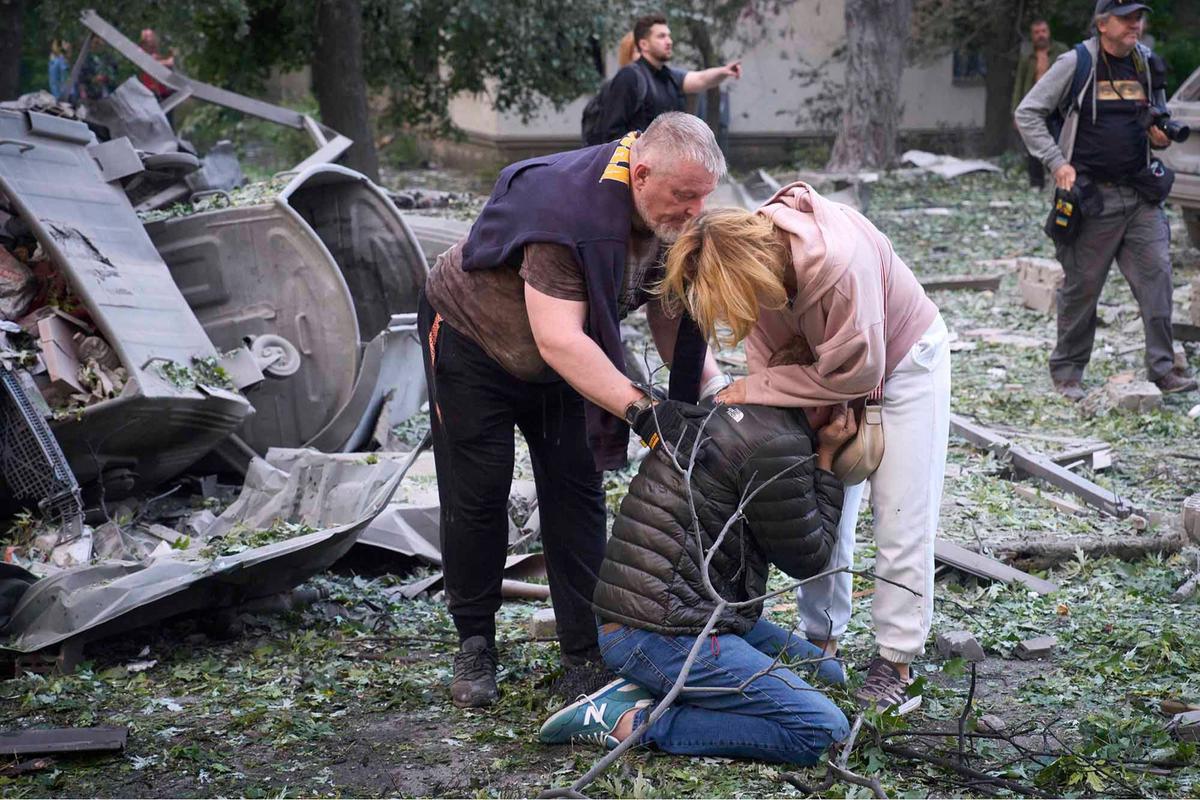 FOTO: Detik-Detik Drone Rusia Menyerang Gedung Bertingkat di Ukraina