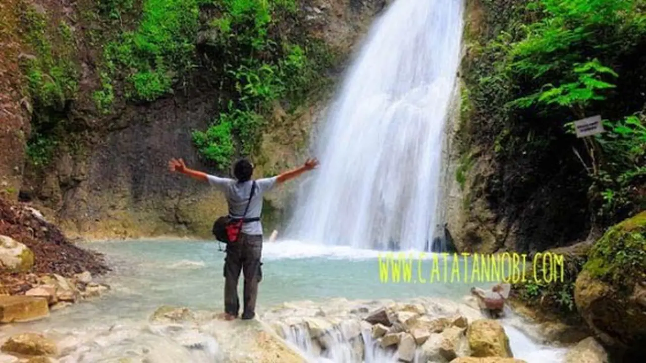 Magisnya Air Terjun Dua Warna Kedung Pedut Kulonprogo