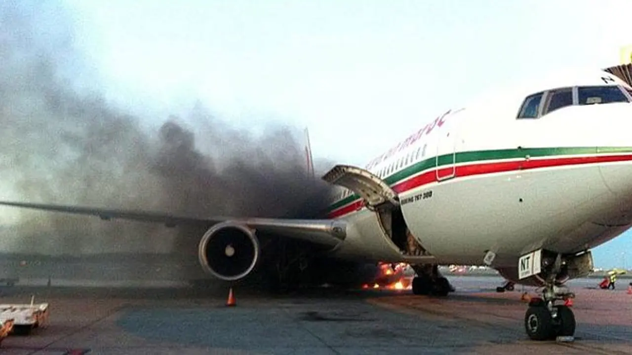 pesawat-terbakar-131106b.jpg