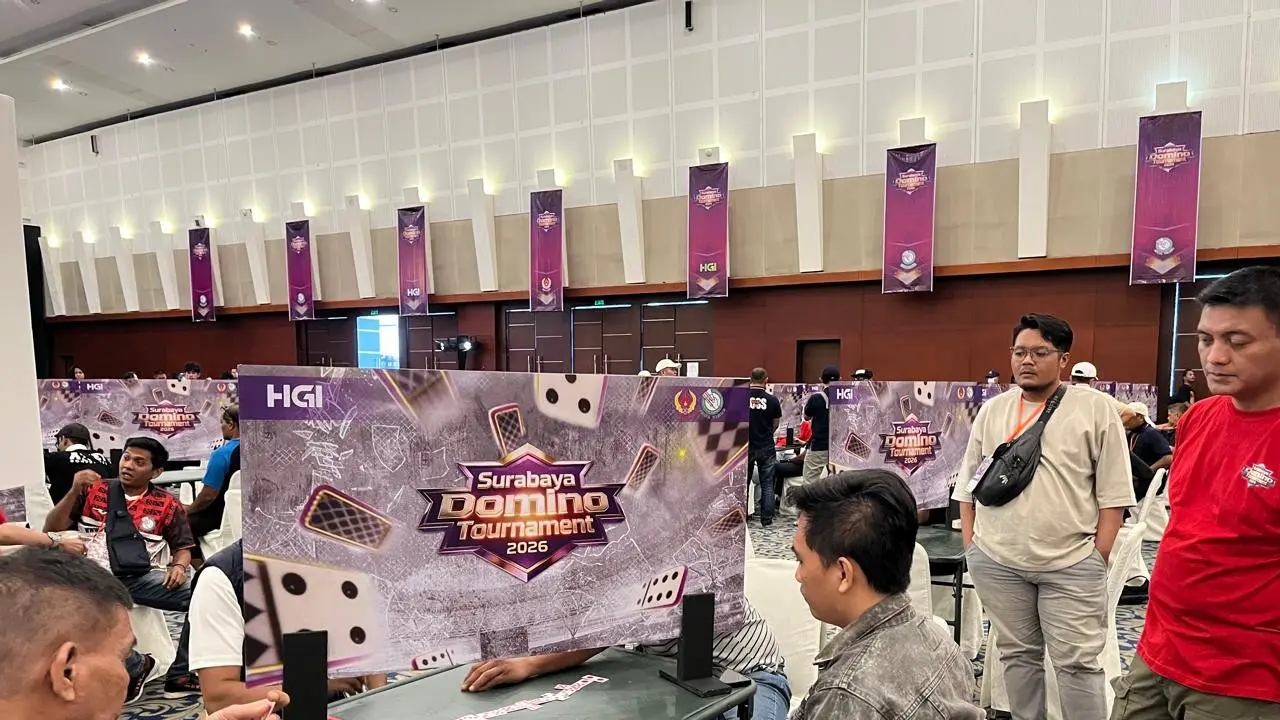 Turnamen olahraga domino di Surabaya