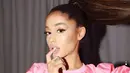 Ledakan bom di konser Ariana Grande, Senin (22/5/2017) di Manchester menyebabkan 19 orang meninggal. Beruntungnya, Ariana selamat dari tragedi mengerikan ini. Ariana dan beberapa selebriti lainnya menuliskan cuitan soal ini. (Instagram/arianagrande)