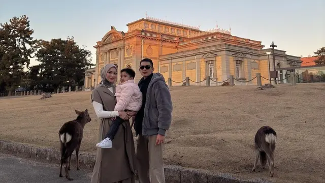 Citra Kirana dan Rezky Aditya liburan di Jepang