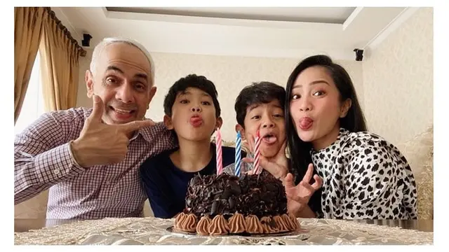 Cegah Corona, 6 Seleb Ini Rayakan Ulang Tahun di Rumah