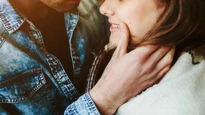 Dengan Cinta Kamu Bisa Mengubah Seseorang; Benar atau Salah?