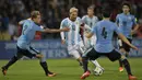 Pada laga melawan Uruguay, Lionel Messi mampu membawa Argentina menang 1-0. (AFP/Juan Mabromata)
