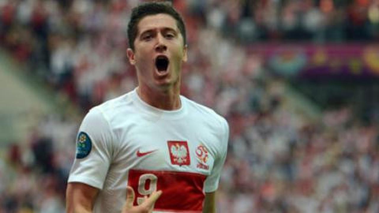 Serba pertama di laga perdana Euro 2012