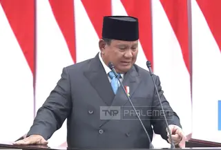 Momen itu terjadi ketika Prabowo tengah berbicara mengenai produk nasional yang berhasil bersaing di pasar global. (Foto: Tangkapan Layar YouTube TV Parlemen)
