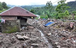 Penyaluran Bantuan Langsung Tunai Kesejahteraan Rakyat (BLT Kesra) kembali digelar pemerintah di berbagai daerah di Indonesia sebagai bagian dari upaya menjaga daya beli keluarga rentan.