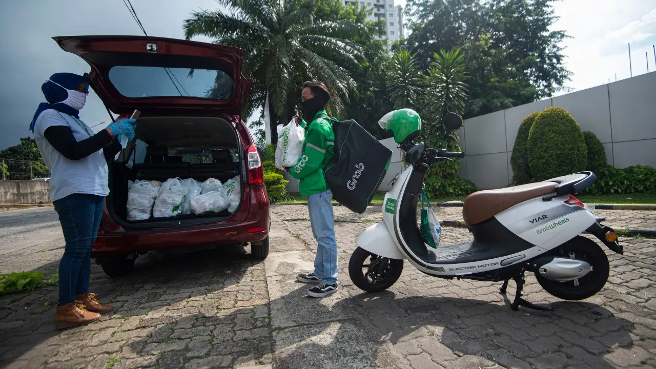 Meriahkan Ramadan, Grab dan YPO Bagikan 100.000 Paket Berbuka Bagi 25.000 KK di Jakarta