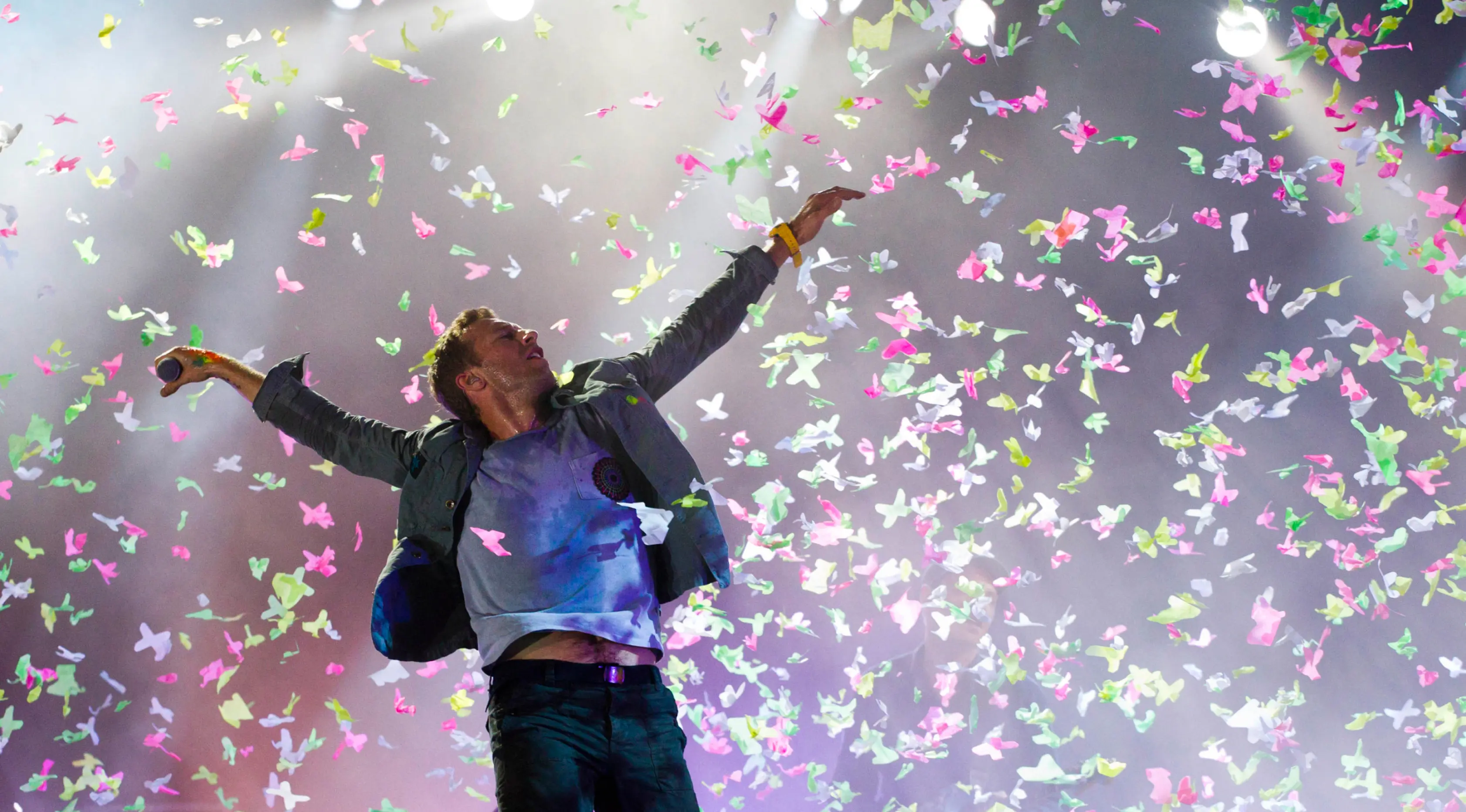 Penampilan vokalis Coldplay, Chris Martin dalam acara Rock in Rio festival musik di Rio de Janeiro, Brasil pada tanggal 2 Oktober 2011. (Felipe Dana/AP/dapd)