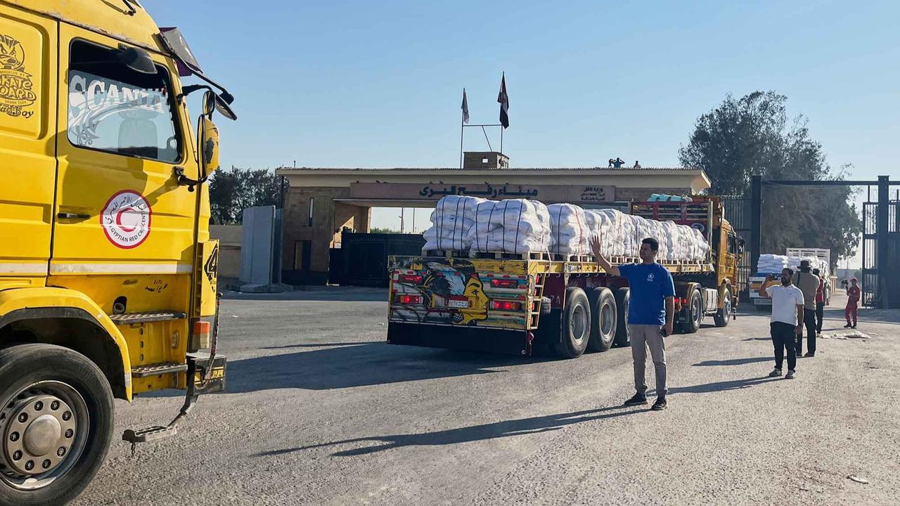 FOTO:  Israel Umumkan Jeda Taktis, Truk Bantuan Mulai Masuk Gaza