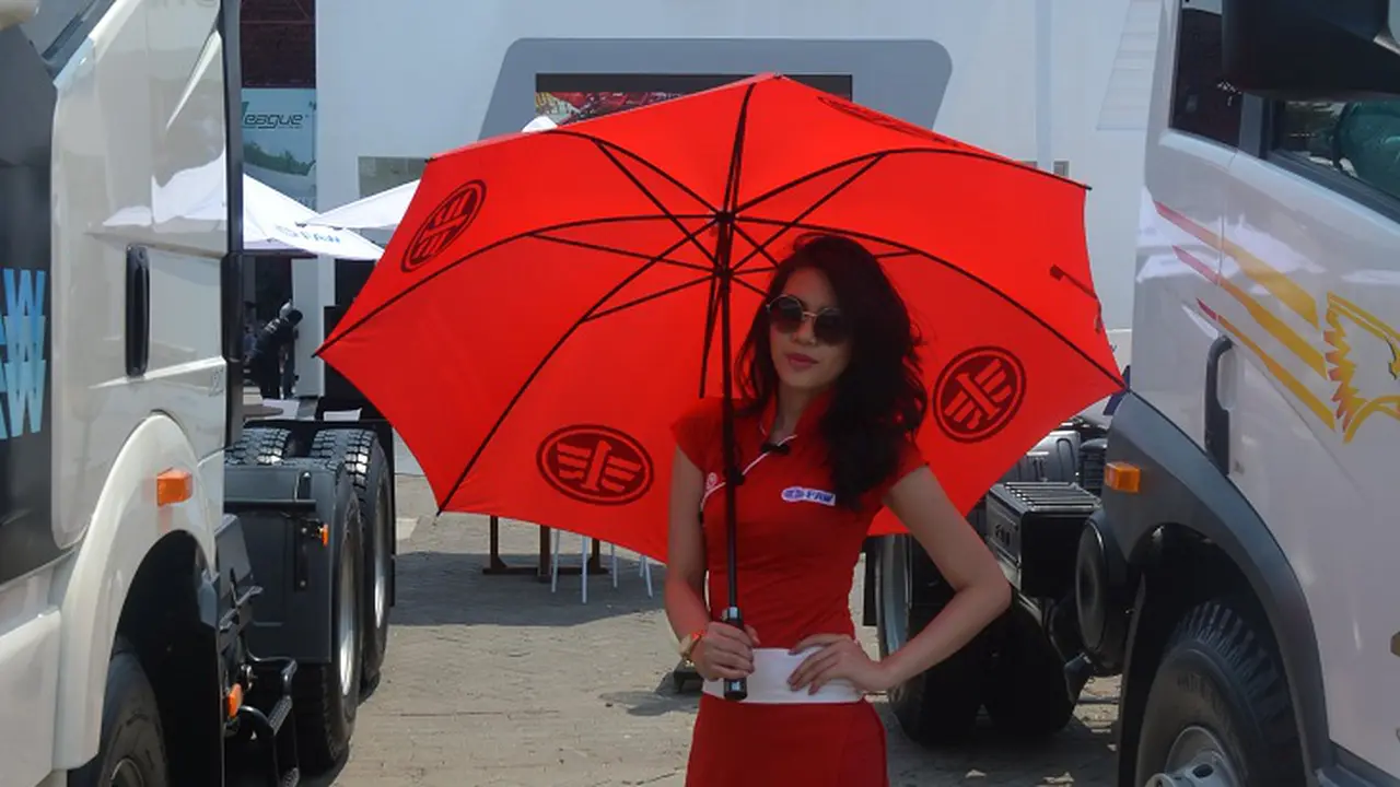 Dijemur di Bawah Matahari, Ini Reaksi SPG IIMS 2014