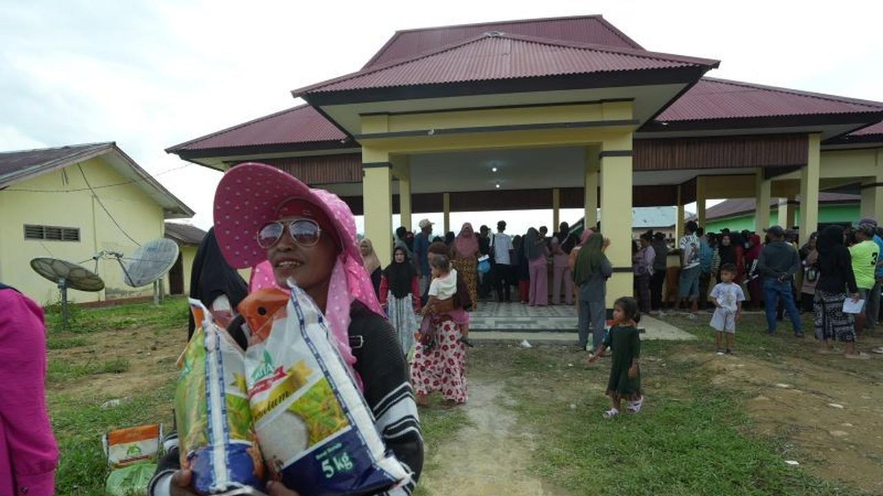 Gerakan Pangan Murah di Halteng Berubah Jadi Gratis, Ribuan Warga Tersenyum Jelang Ramadhan