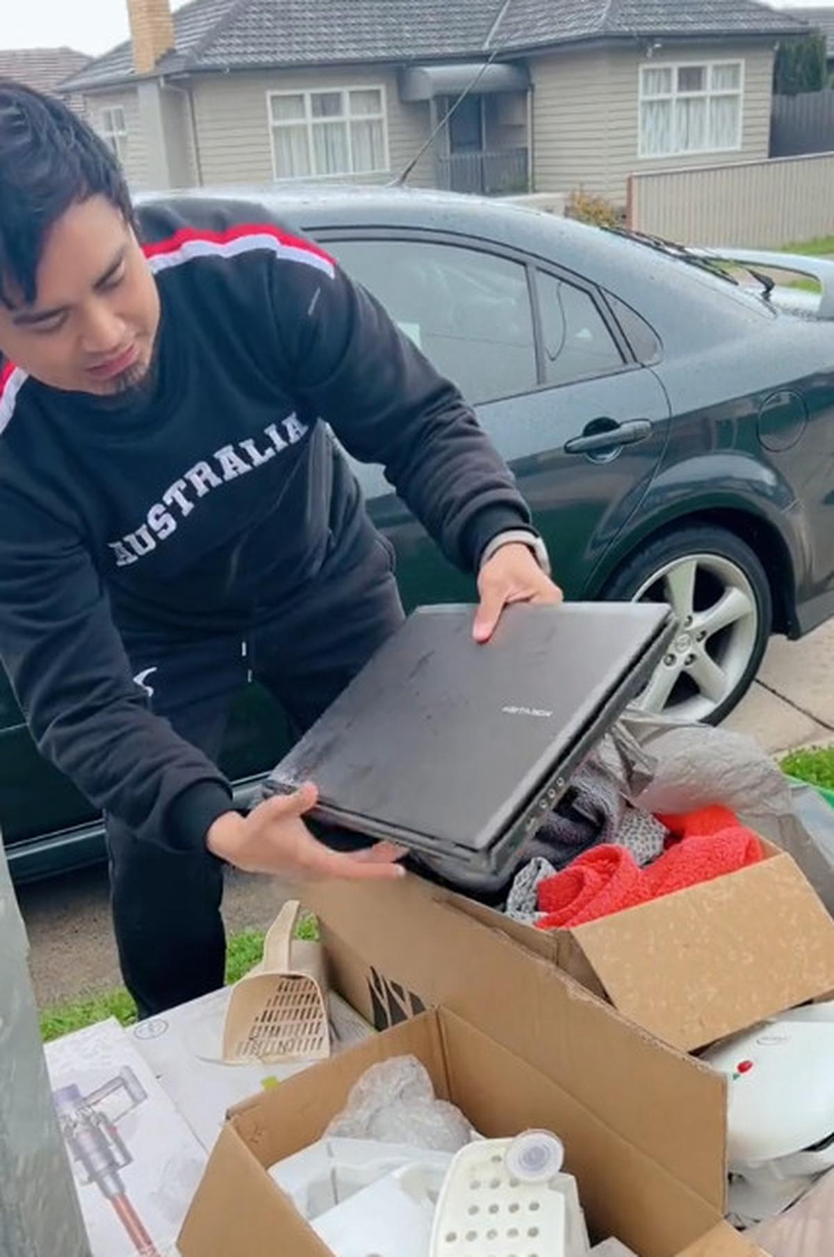 Temui Sofa Bekas Kondisi Bagus hingga Laptop, Aksi WNI 'Mulung' Barang-Barang yang di Jalanan Australia Ini Curi Perhatian