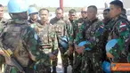 Citizen6, Lebanon: Prajurit Indobatt sedang mendengarkan instruksi komandan sebelum latihan dimulai.