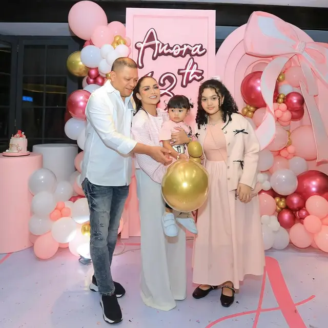 Gaya Amora Lemos Anak Kris Dayanti Pakai Dress (Foto: Dok. Kris Dayanti)