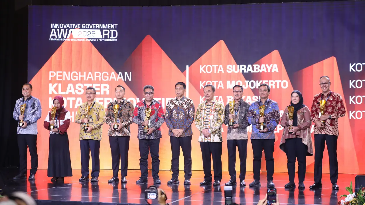 Kemendagri melalui Badan Strategi Kebijakan Dalam Negeri (BSKDN) memberikan penghargaan kepada 43 pemerintah daerah yang dinilai paling inovatif pada puncak acara Innovative Government Award (IGA) 2025. (Istimewa)