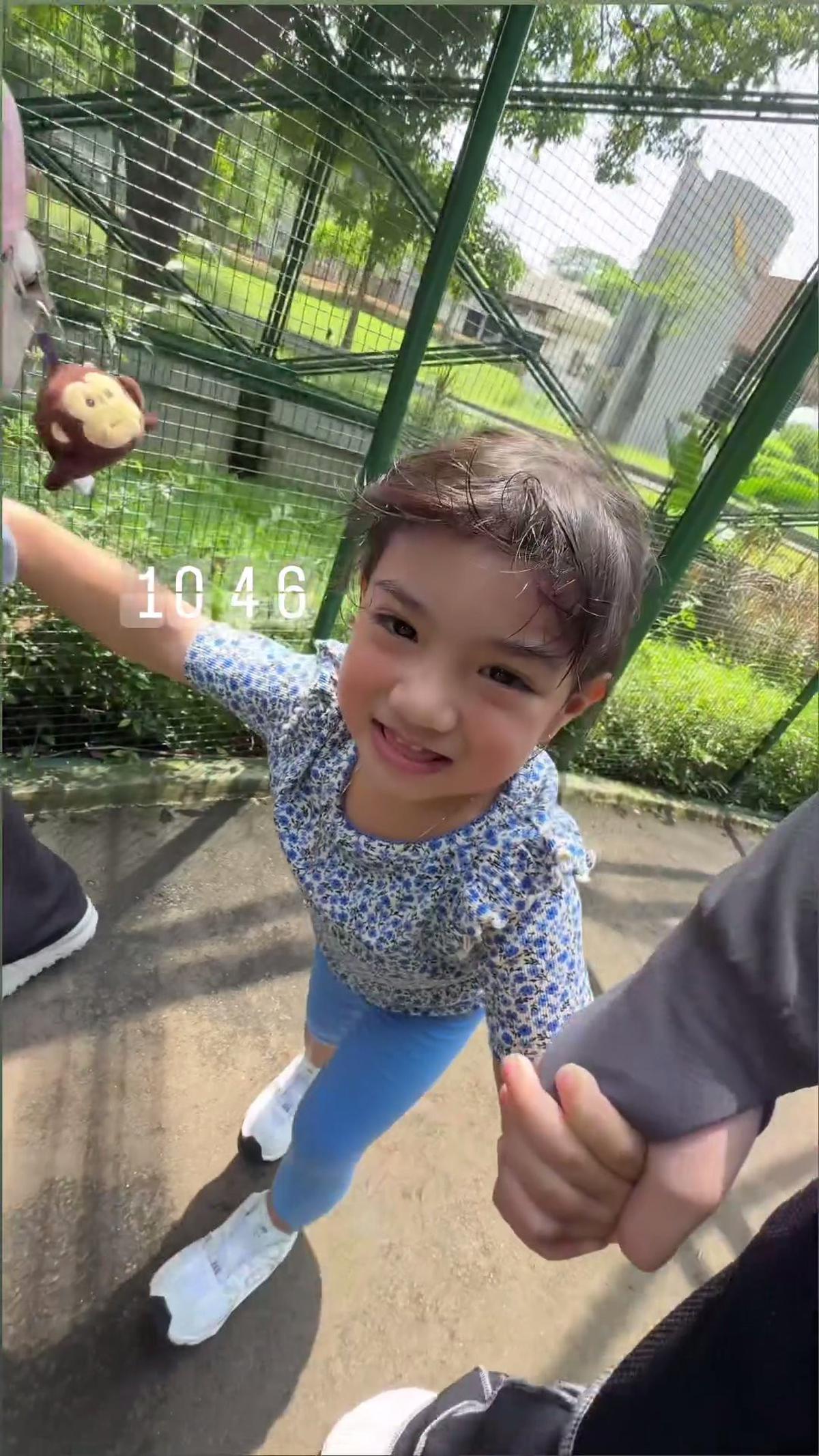 Ditinggal Irish Bella ke Belgia, 7 Potret Air Rumi dan Ara Ditemani Liburan Anak Haldy Sabri - Sweet Banget