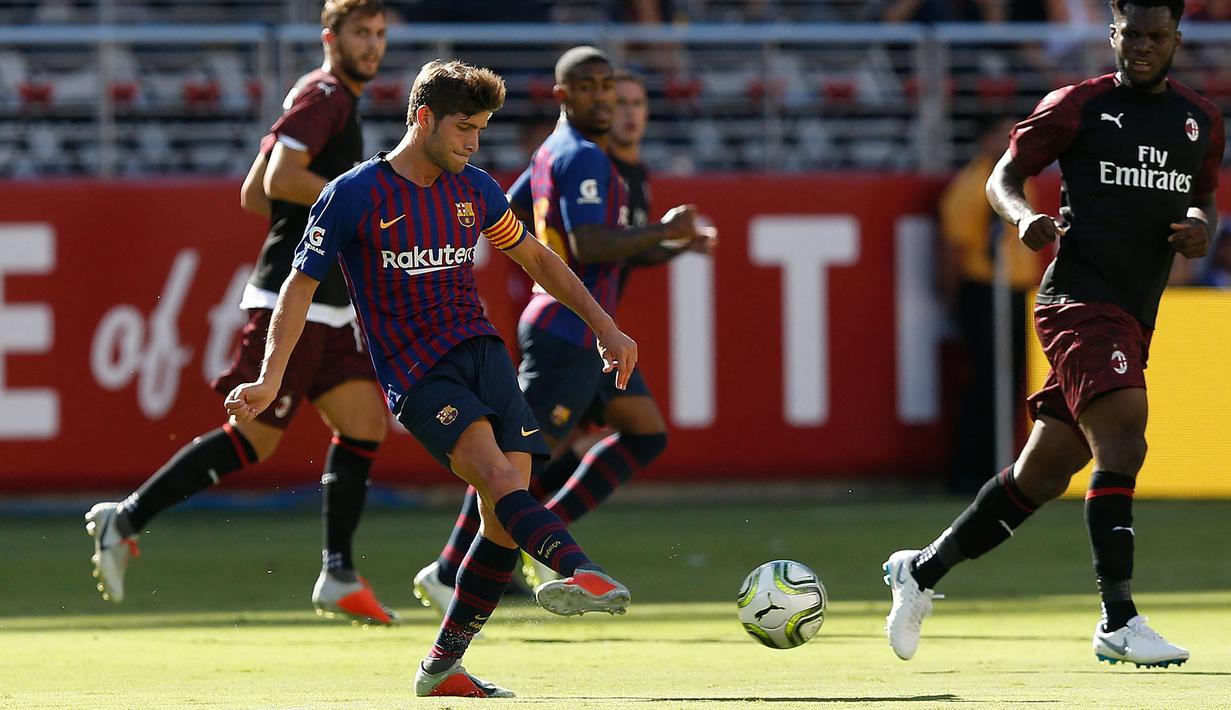 Sergi Roberto. Lulusan La Masia berusia 29 tahun ini mulai mengisi skuat utama Barcelona pada musim 2015/2016 setelah melakukan debut di 2010/2011. Meski berposisi asli sebagai gelandang, ia juga apik bermain di posisi bek kanan di beberapa musim terakhir. (Foto: AFP/Getty Images/Lachlan Cunningham)