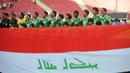 Para pemain Timnas Irak U-20 menyanyikan lagu kebangsaan Irak sebelum dimulainya laga perebutan tempat ketiga Piala Dunia U-20 2013 menghadapi Ghana di Turk Telecom Arena, Istanbul, Turki (13/7/2013). Prestasi terbaik Iraq pada ajang Piala Dunia U-20 adalah satu kali merebut peringkat keempat yaitu pada edisi 2013 di Turki setelah kalah 0-3 dari Ghana di partai perebutan tempat ketiga. (AFP/Ozan Kose)