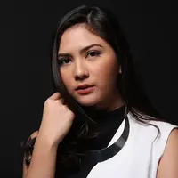 Seperti diketahui, Jessica Milla menjalin kasih dengan Mischa Chandrawinata. Sebagai perempuan yang ingin melepas masa lajangnya, ia memiliki impian pada pernikahannya nanti. (Bambang E Ros/Bintang.com)