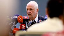 Pelatih Timnas Irak asal Australia, Graham Arnold, berbicara selama konferensi pers mengenai persiapan Timnas Irak untuk Piala Dunia 2026, di markas besar Asosiasi Sepak Bola Irak, di Baghdad pada 16 Mei 2026. Timnas Irak, yang dikenal sebagai "Singa Mesopotamia", yang persiapannya terganggu oleh perang di Timur Tengah, memastikan penampilan pertama mereka di Piala Dunia dalam 40 tahun, dan akan bermain di Grup I melawan Prancis, Senegal, dan Norwegia. (Murtaja LATEEF/AFP)