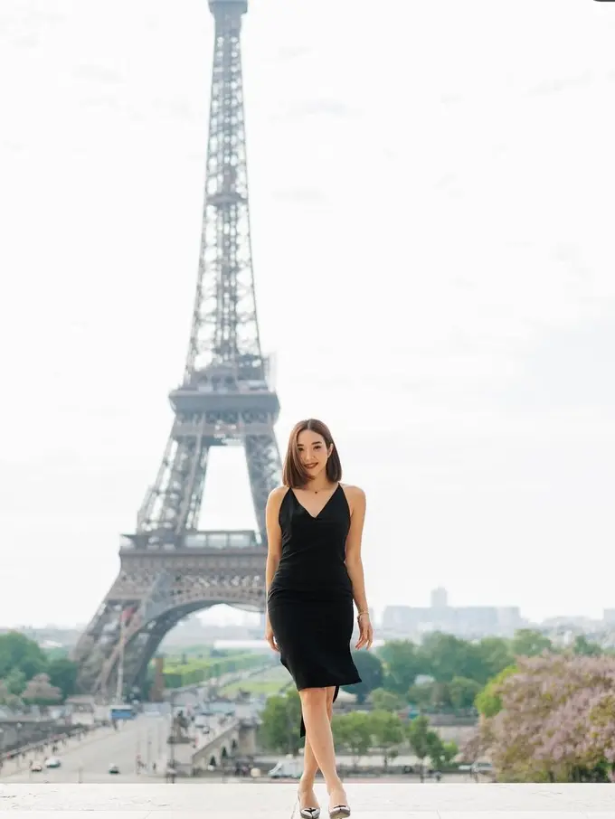 Gisella Anastasia liburan di Paris