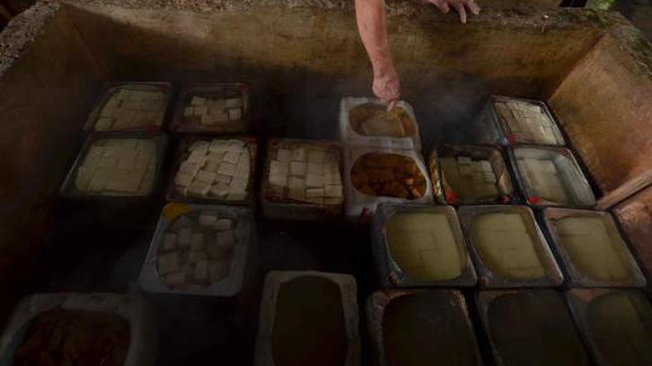 Tukang tahu keluhkan harga kedelai