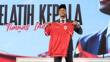 Patrick Kluivert diperkenalkan sebagai pelatih baru Timnas Indonesia, Minggu (12/01/2025). (c) AP Photo/Bagaskara Lazuardi