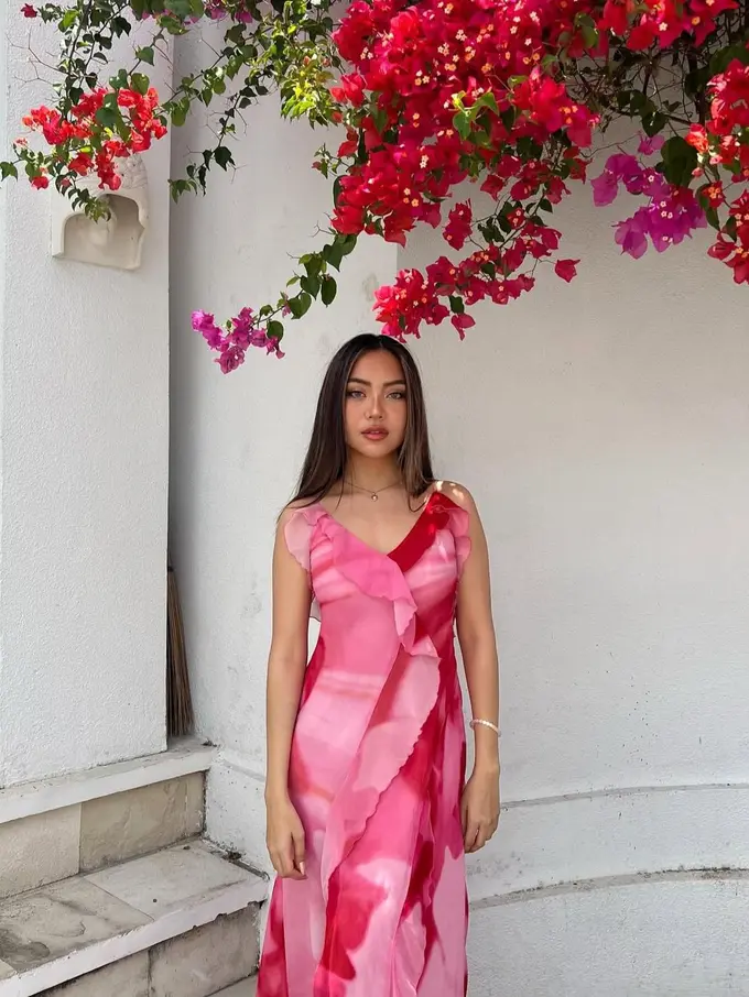 Inspirasi Dress Elegan nan Fresh ala Mawar Rashid (Instagram/@mawarashid)