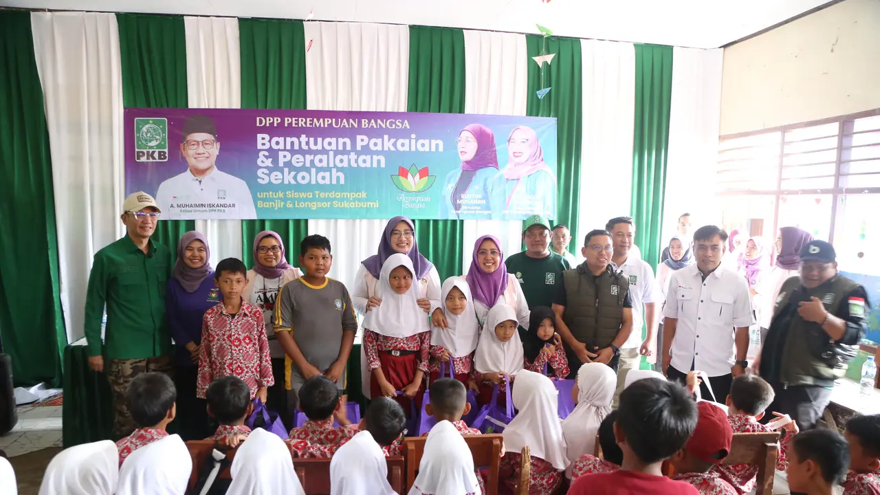 Dalam rangka meringankan beban korban bencana di Sukabumi, Dewan Pimpinan Pusat (DPP) Perempuan Bangsa (PB) menggelar kegiatan bertajuk "Perempuan Bangsa Peduli Sukabumi" dengan turun langsung menemui warga korban bencana di Pabuaran (Istimewa)